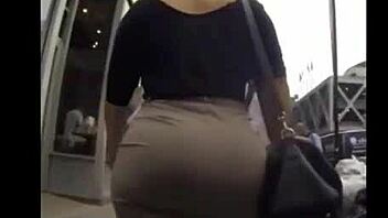 Voyeuristic voyeurism of a dancing coladha in HD video