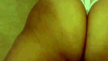 Milf teasing for money: A Periscope seduction