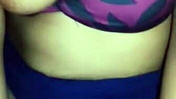 Exclusive HD video of a Pakistani wife getting her pussy licked