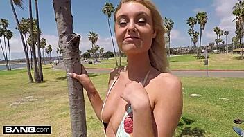 Big ass and small tits get a steamy outdoor blowjob in this real_teens video