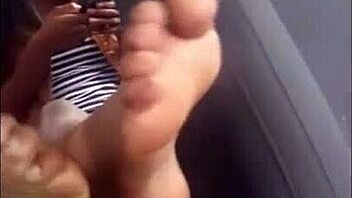 Foot fetish fun with a black amateur in HD
