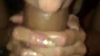 Amateur girlfriend gets a mouthful of cum from her lover