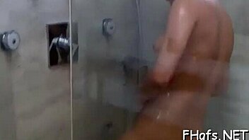 Bimbo babe Kendys Nash gets missionary pounded
