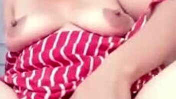 Real amateur teen masturbates in HD video