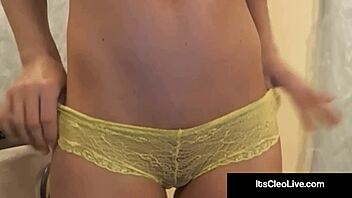 Mature pornstar's big ass and big tits get some attention