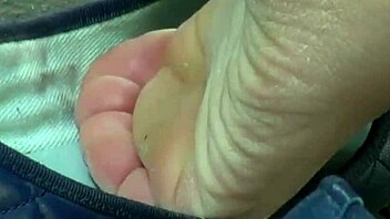 Foot fetish meets barefoot eroticism in this HD video