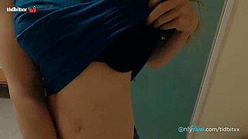 Amateur gym trainer gives a hot workout to a fit girl
