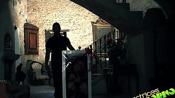 Assfucking and masturbation with the Lara Tinelli doll