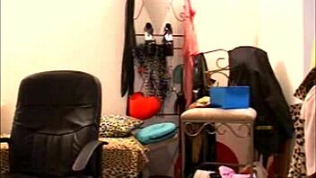 Stripper  Zoe gets off on webcam with a glass in her pussy