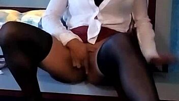 Anal sex and cumshot fun with a thick secretary