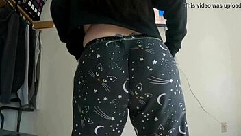 Amateur BBW mom shows off her big booty and jiggly legs