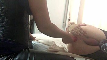 Boffetadas take turns in spanking and bondage