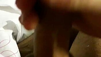 Horny amateur jerks off in HD