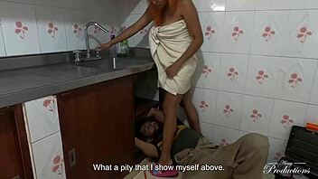 Latina hotwife gets her pussy fucked by an Italian plumber