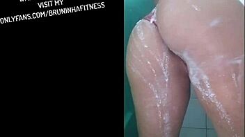 Twerking in shorts and lingerie - Big booty Brazilian beauty