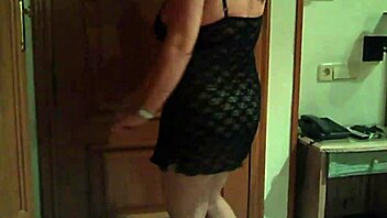 Mature babe with big natural tits shows off her sensual moves