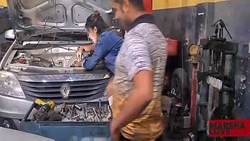 Amateur pornstars Caiu na net and Groluda get down and dirty in the workshop