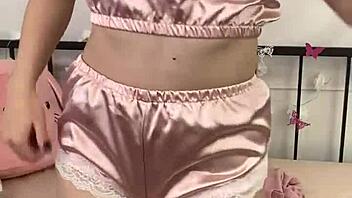 Hidden camera captures naughty girl's changing clothes