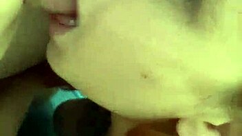 Amateur couple enjoys big cock and oral sex