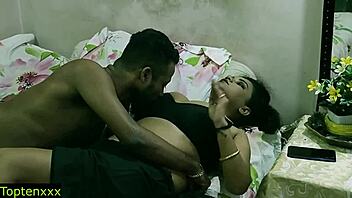 Amateur Indian teen Saree Devor has hot sex with her boyfriend in HD video