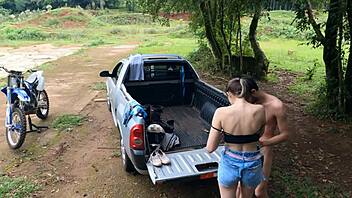 Natural tits and big asses: A hot casal scene