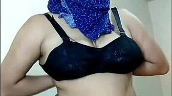 Muslim squirts and squirts in homemade video