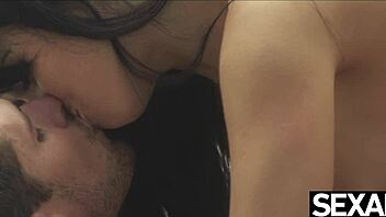 Petite teen enjoys reverse cowgirl and handjob before orgasmic ride