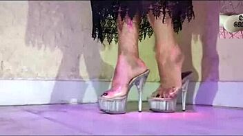 Softcore solo play with a cocky couple in heels
