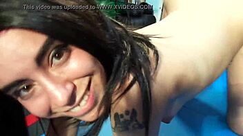 Amateur petite pornstar experiences her first ever cumshot