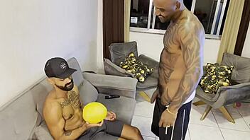 Amateur gay couple satisfies their cravings with mouth and orgasm