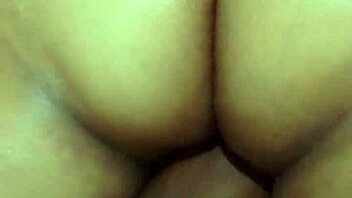 Curvy Latina babe gets off on camera
