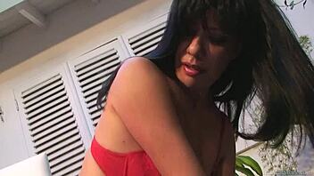 Hardcore cunnilingus and dirty talk with a mature brunette