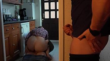Amateur cuckold couple enjoys cumming on each other's bodies