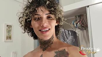 Brazilian gay pornstar Gostosa's solo play ends with a cumshot