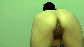 Hairy pussy gets filled with cream while dildoing European MILF