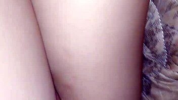 Amateur babe Buceta Linda masturbates on the porch