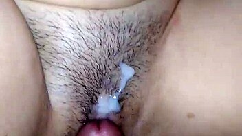 Amateur babe Buceta Linda masturbates on the porch