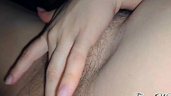 Puffy pussy lips get pounded in homemade video
