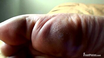 Pantyhose fetish meets high arches in this erotic video