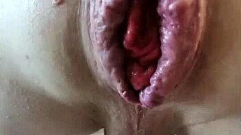 Amateur shemale gets her ass stretched wide open with baseball bat and toilet brush