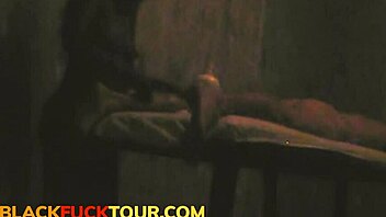 Ebony slut gets riding dick in homemade video
