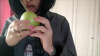 Amateur housewife gives a hot striptease with her perfect ass