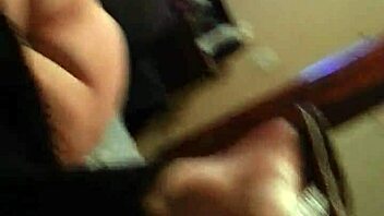 Wifey's Shoejob: Flip Flops and Feet in a Hot Footjob Session