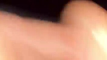 يا راجل مش عارف أوصف زب الغابة يفشخ أمي الزوجة السوداء كلبي بقوة