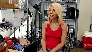 Ayla kohtaa himokkaan ohjaajan haastattelussa pillu täyttyy syvältä