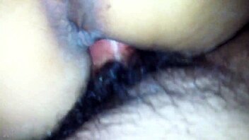 Wife from Mexico gets kinky with vegetables in HD video