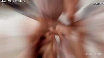 دردشة عن عيد الميلاد الجامح لآنا دي فيل مع اختراق شرجي مزدوج وشرب البول ممتع!