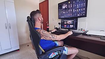 How does my girlfriend's big Brazilian ass distract me from gaming?