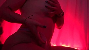 Big ass Latinas in red lights: A homemade encounter