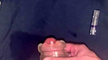 HD cock and show in solo male video
